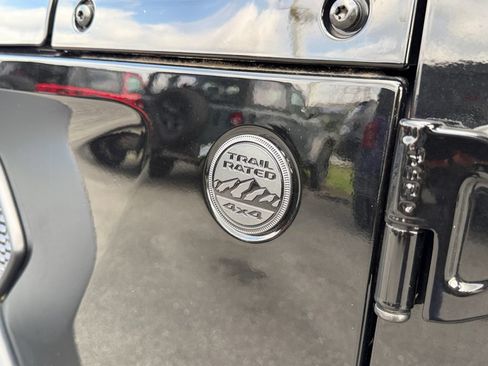Used 2024 Jeep Wrangler Unlimited Sport AWD/4WD image 16