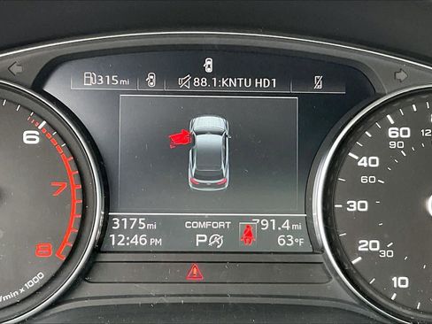 Used 2025 Audi Q5 2.0T Premium image 23