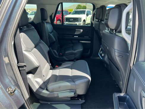 New 2026 Ford Expedition Max Platinum w/ Driver's Package AWD/4WD image 26