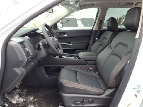 New 2026 Nissan Pathfinder SL image 26