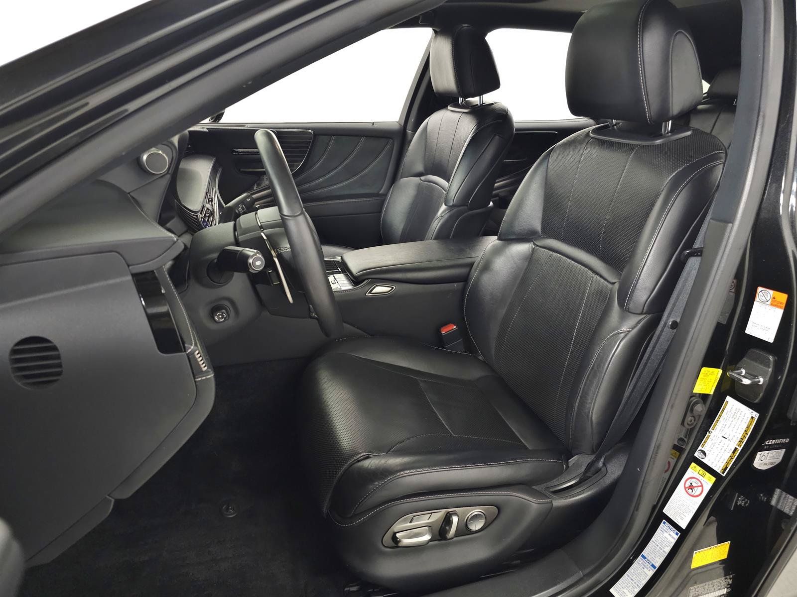 Used 2019 Lexus LS 500h AWD w/ Accessory Package (Z1) image 17
