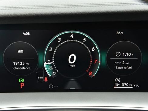 Used 2025 Volkswagen Tiguan SE AWD/4WD image 12