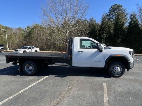 New 2025 GMC Sierra 3500 Pro w/ Convenience Package RWD image 8