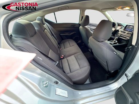 Used 2024 Nissan Altima 2.5 SV image 35