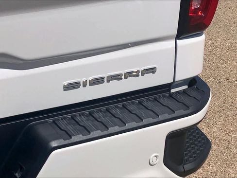 Used 2024 GMC Sierra 1500 Denali w/ Technology Package AWD/4WD image 10