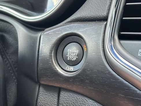 Used 2017 Jeep Grand Cherokee Altitude AWD/4WD image 28