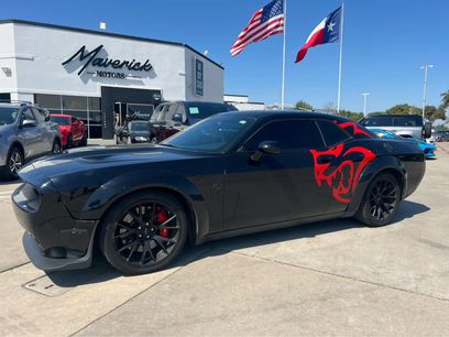 Used 2016 Dodge Challenger SRT Hellcat