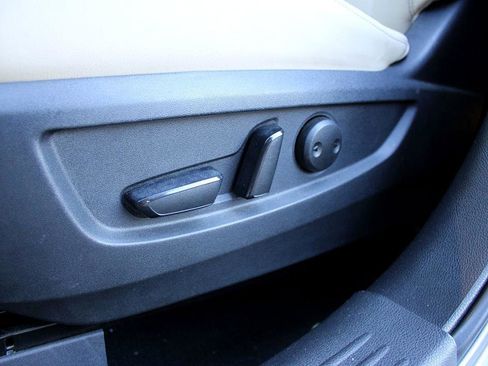 Used 2020 INFINITI QX50 Luxe w/ Navigation Package image 10