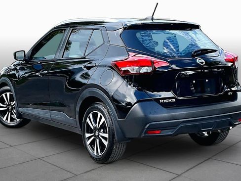 Used 2018 Nissan Kicks SV FWD image 15