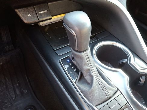 Used 2020 Toyota Camry XSE image 16