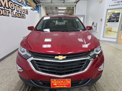 Used 2021 Chevrolet Equinox LT image 2
