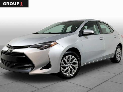 Used 2018 Toyota Corolla LE image 1
