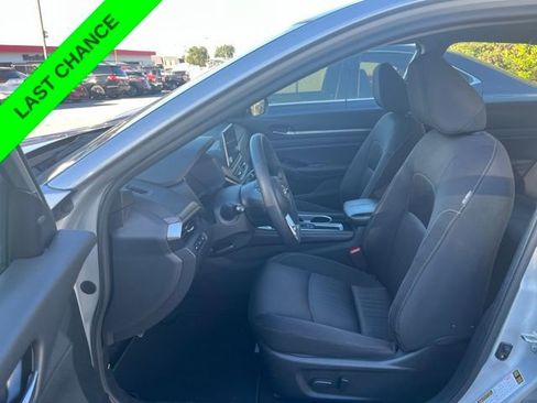 Used 2023 Nissan Altima 2.5 SV image 14