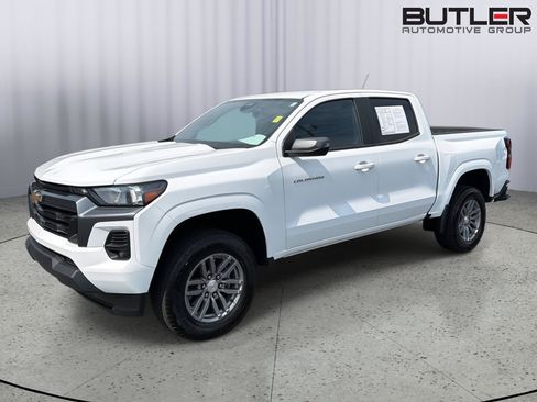 Used 2024 Chevrolet Colorado LT w/ LT Convenience Package RWD image 2