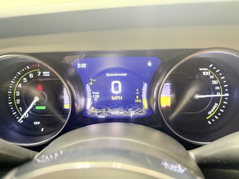 Used 2022 Jeep Wrangler Unlimited Sahara image 18