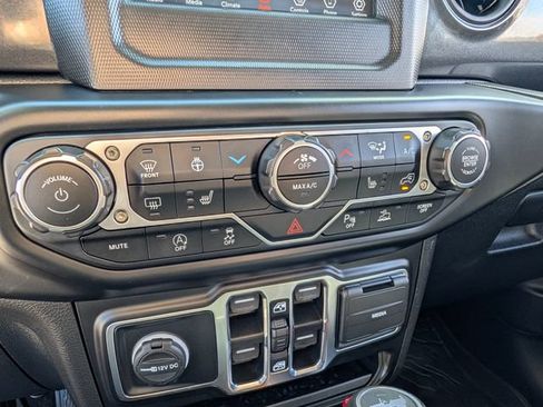 Used 2022 Jeep Wrangler Unlimited Sport AWD/4WD image 23