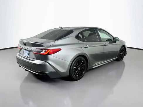 Used 2025 Toyota Camry SE FWD image 7