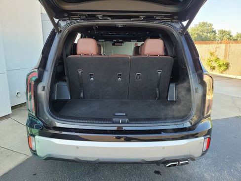 Certified 2024 Kia Telluride EX w/ EX Captain's Chair Package FWD image 28