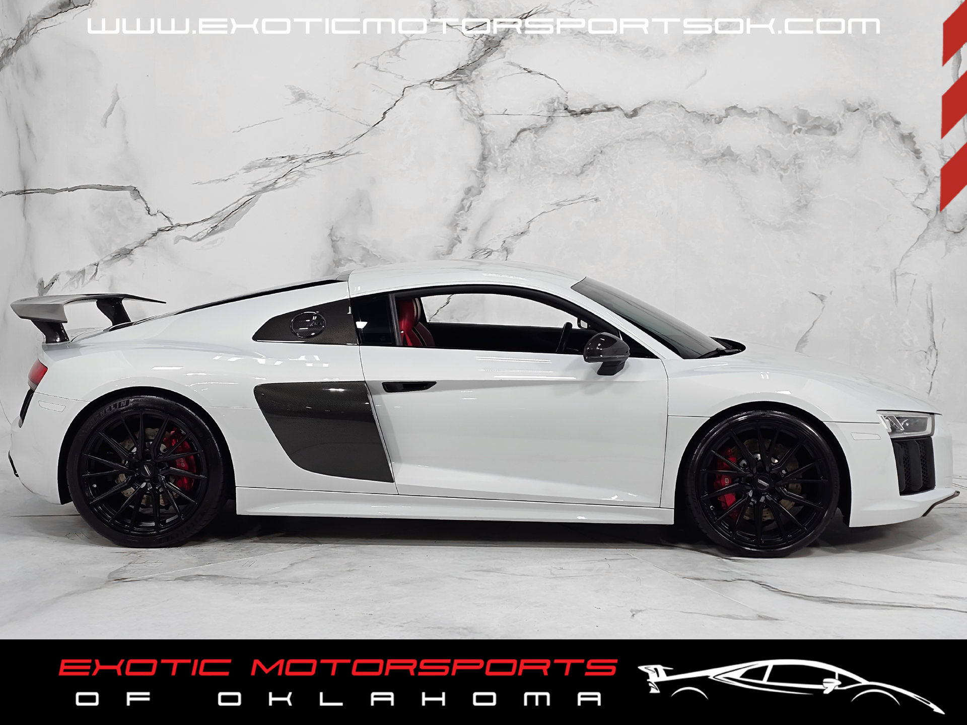 Used 2017 Audi R8 V10 w/ Carbon Exterior Package AWD/4WD image 3