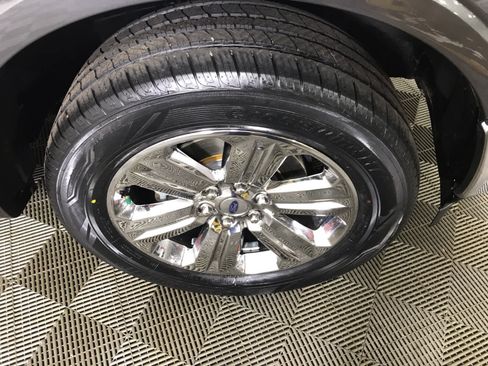 Used 2020 Ford F150 Lariat w/ Equipment Group 502A Luxury image 5