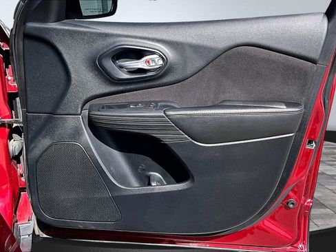 Certified 2016 Jeep Cherokee Sport FWD image 15