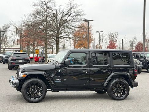 Used 2023 Jeep Wrangler Unlimited Sahara image 11