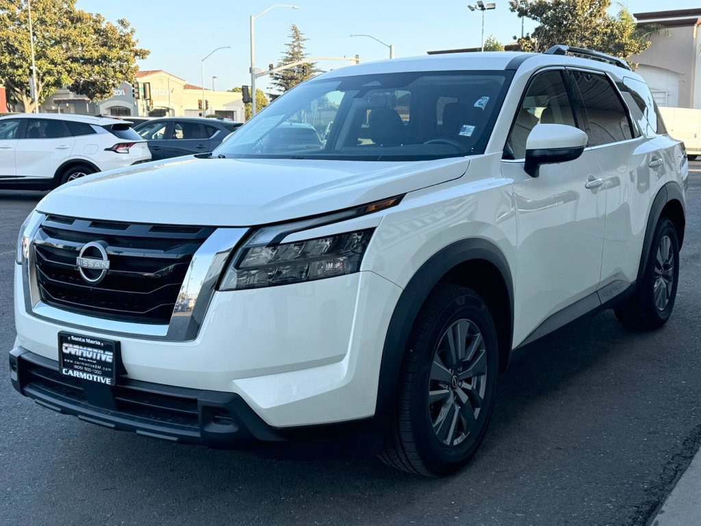 Used 2024 Nissan Pathfinder SV FWD image 8