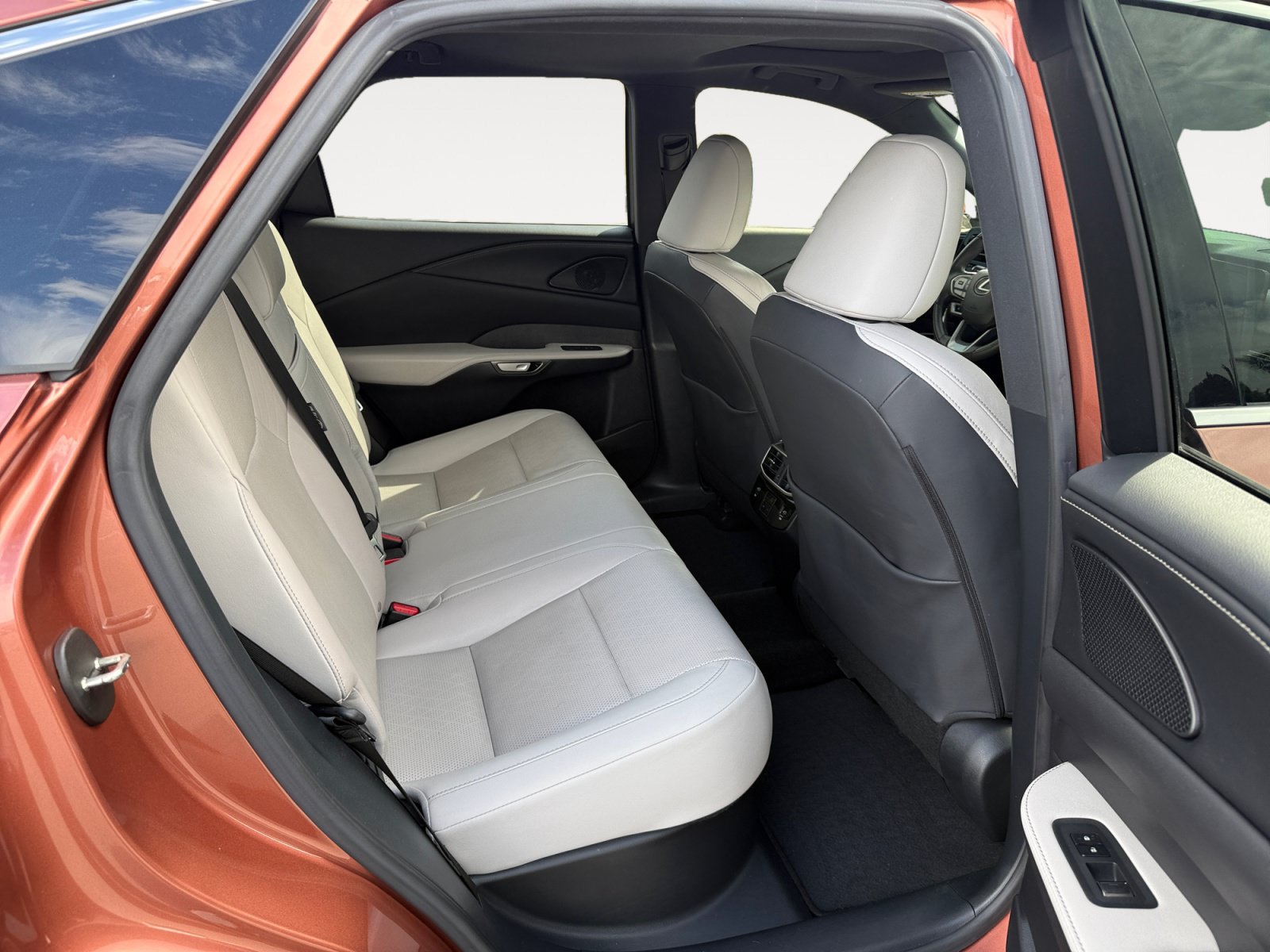 Used 2023 Lexus RX 350 Premium Plus w/ Cold Area Package FWD image 18