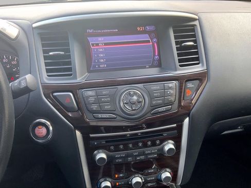 Used 2014 Nissan Pathfinder Platinum w/ Platinum Premium Package FWD image 6