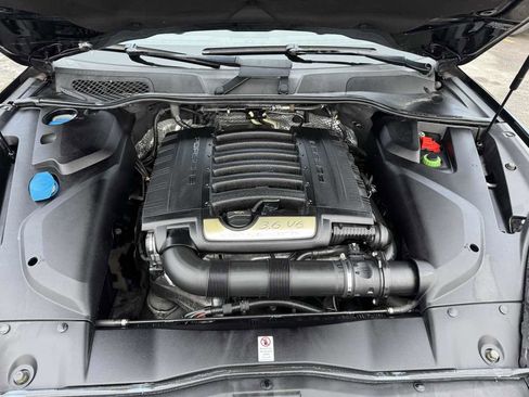 Used 2017 Porsche Cayenne Platinum Edition w/ Premium Package (PJV) image 48