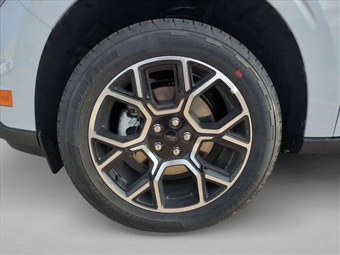 New 2026 Ford Maverick Lariat w/ 4K Tow Package image 10