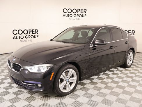 Used 2018 BMW 330i xDrive Sedan AWD/4WD image 10