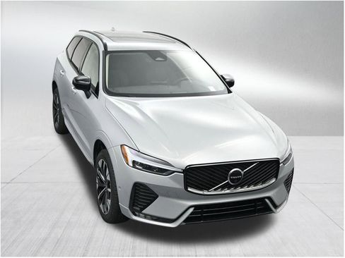 New 2026 Volvo XC60 B5 Plus AWD/4WD image 19