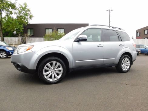 Used 2012 Subaru Forester 2.5X Limited AWD/4WD image 4