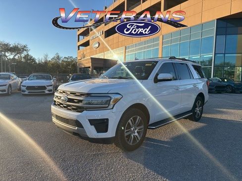 Used 2022 Ford Expedition XLT image 1