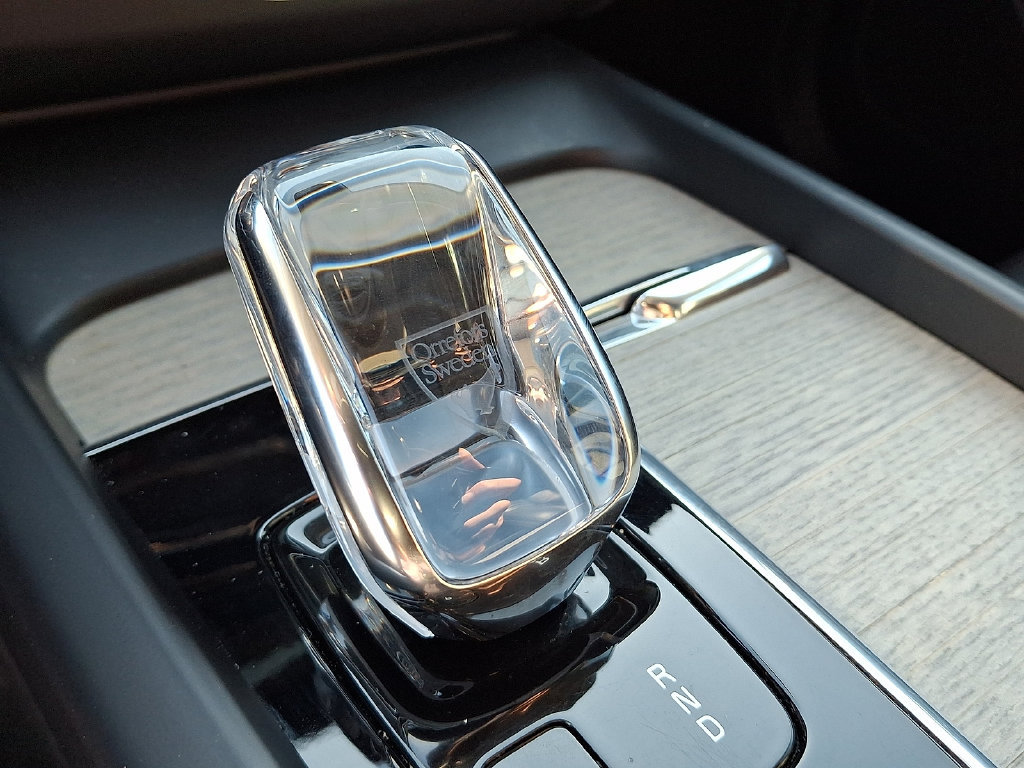 Used 2022 Volvo XC60 B5 Inscription w/ Advanced Package FWD image 18