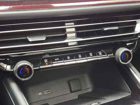 Used 2024 Chevrolet Traverse RS image 16