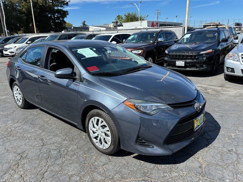 Used 2017 Toyota Corolla LE w/ Carpet Mat Package (TMS) FWD image 2