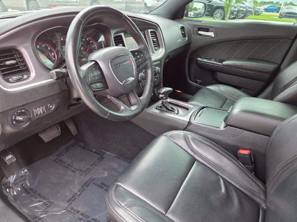 Used 2020 Dodge Charger SXT w/ Blacktop Package RWD image 28
