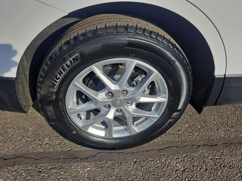 Used 2024 Chevrolet Equinox LT image 18