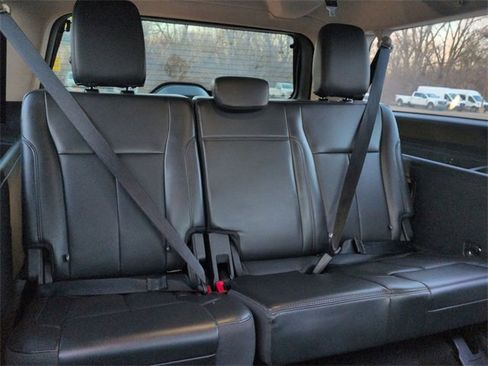 Used 2023 Ford Expedition Max XLT image 27