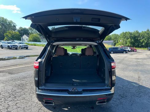Used 2018 Chevrolet Traverse High Country AWD/4WD image 17