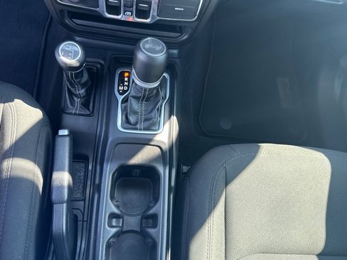 Used 2023 Jeep Wrangler Sahara image 14