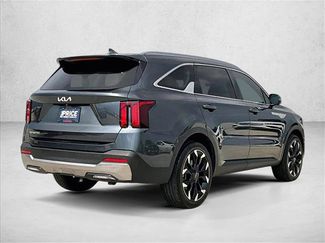Used 2024 Kia Sorento SX FWD video 2