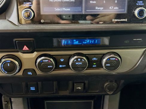 Used 2022 Toyota Tacoma SR image 18