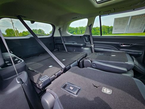 Used 2025 Toyota Grand Highlander AWD image 39