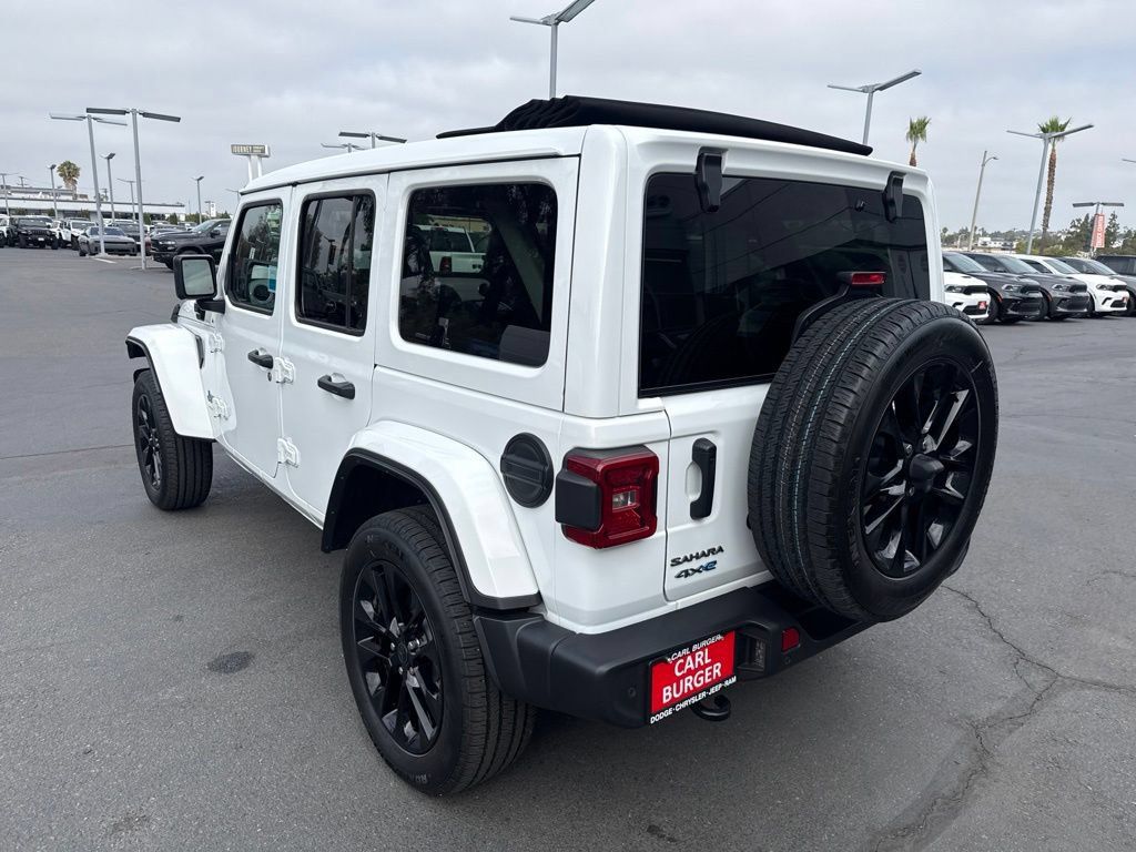 Certified 2025 Jeep Wrangler Unlimited Sahara w/ Safety Group AWD/4WD image 5