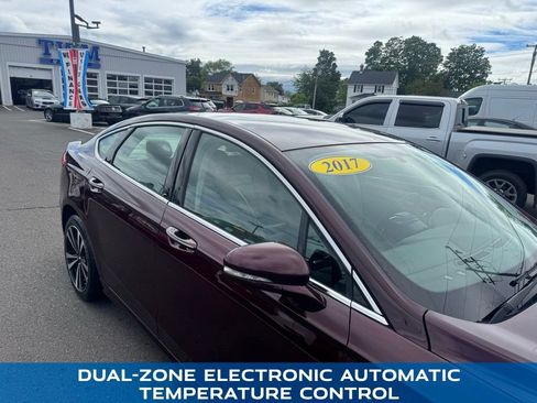 Used 2017 Ford Fusion SE w/ Fusion SE Technology Package AWD/4WD image 10