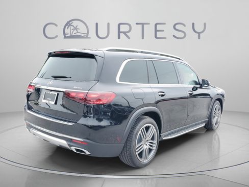 Certified 2026 Mercedes-Benz GLS 450 4MATIC image 4