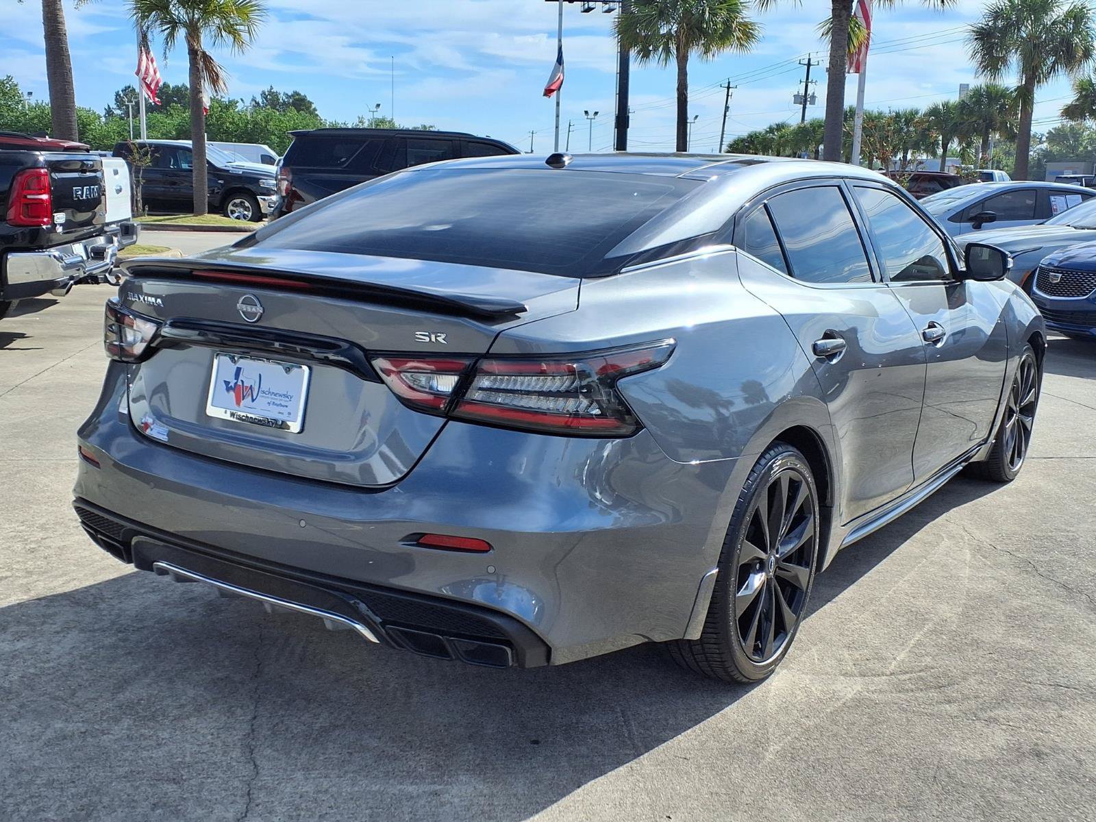 Used 2023 Nissan Maxima SR w/ Sport Mat Group FWD image 5